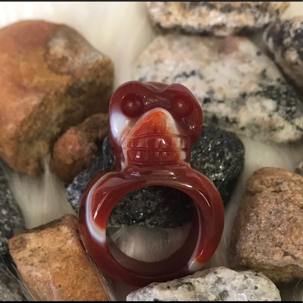 Agate Carved Skull Comfort Ring